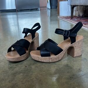 Block platform sandals